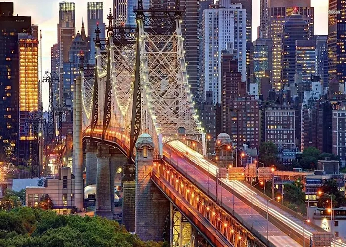 Updated Amazing Bi -Level Condo Minutes From Water Views Of New York City