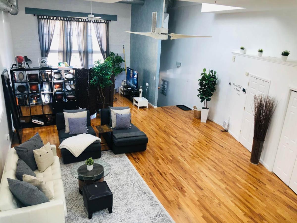 Updated Amazing Bi -level Minutes From Water Views Of New York Appartement *