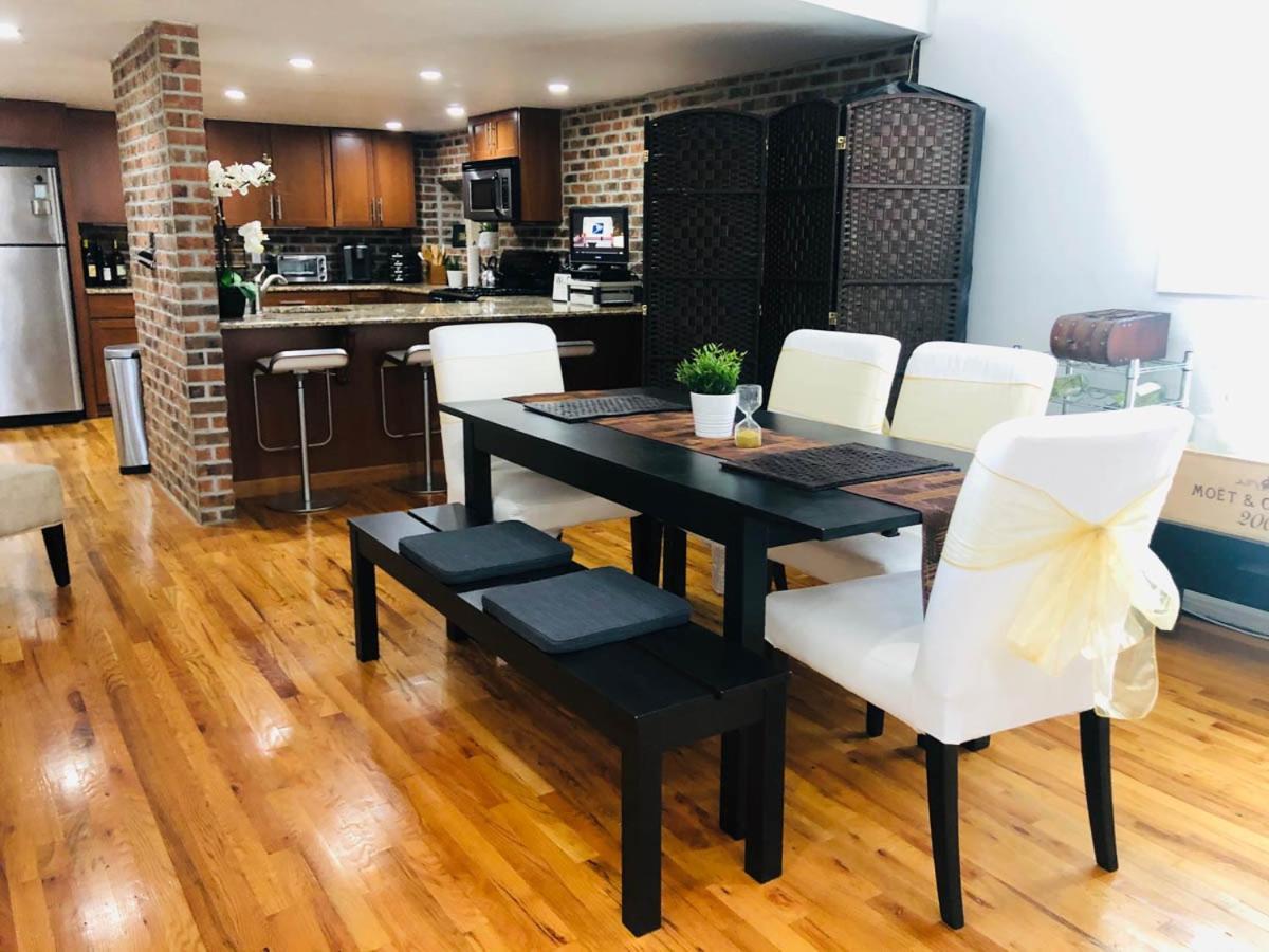 Updated Amazing Bi -level Minutes From Water Views Of New York Appartement *